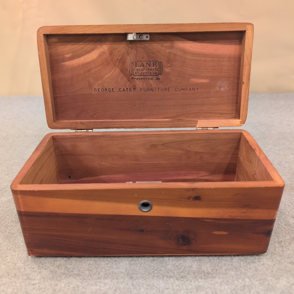 Vintage Lane Cedar Chest Miniature Salesman Sample George Cater Furniture Box - Picture 4 of 12
